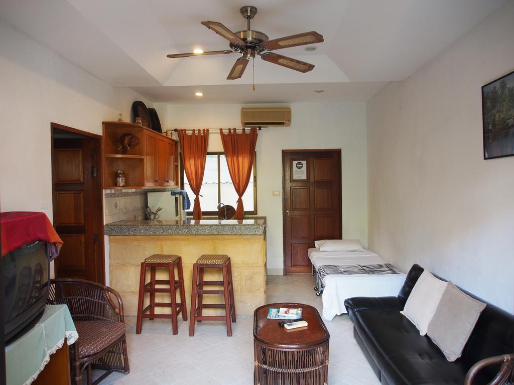 Waree'S Guesthouse Kata Beach  Eksteriør billede