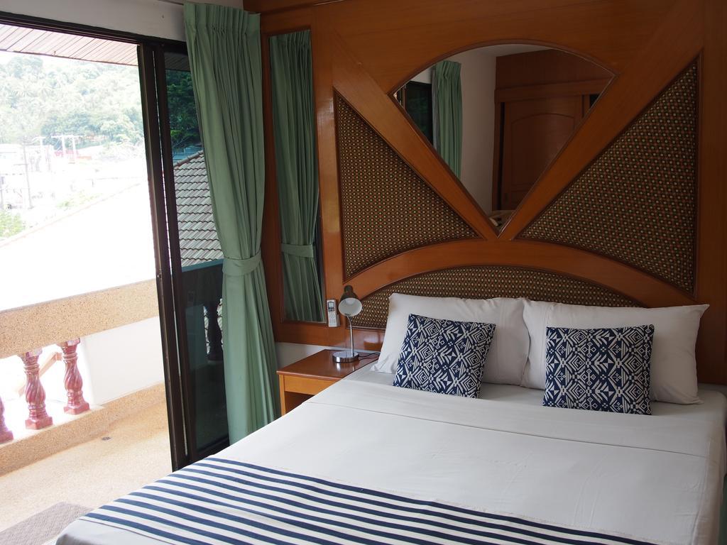 Waree'S Guesthouse Kata Beach  Eksteriør billede