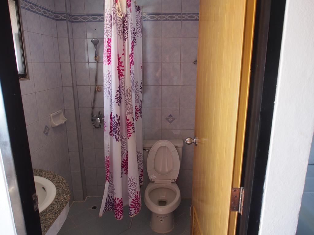 Waree'S Guesthouse Kata Beach  Eksteriør billede