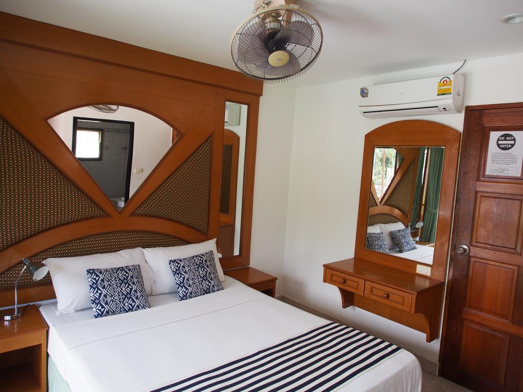 Waree'S Guesthouse Kata Beach  Eksteriør billede